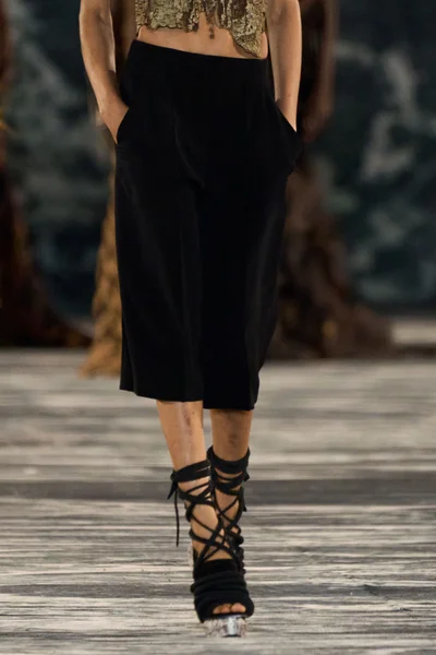 Look 27